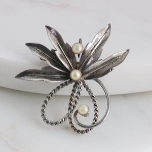 Carl Art Sterling Silver and Pearl Leaf Brooch Pin // Vintage Jewelry // luluglitterbug