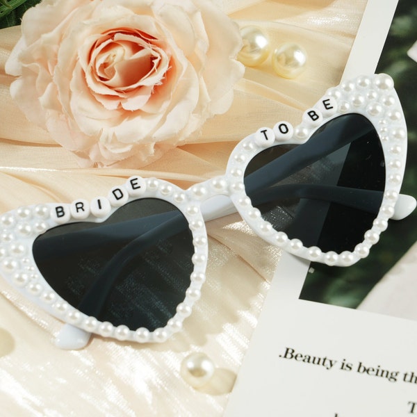 Personalisierte Braut Sonnenbrille, Braut Sonnenbrille, Perle Sonnenbrille Braut, Braut Herz Sonnenbrille, Brautdusche, Bachelorette Sonnenbrille
