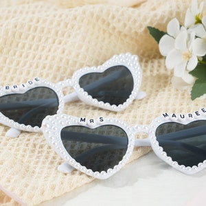 Lunettes de soleil personnalisées mariée coeur strass, future mariée lunettes de soleil, mariée lunettes de soleil perle, accessoires de mariage strass, douche nuptiale image 8