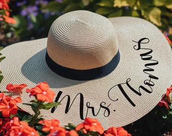 Custom Bride Sun Hat, Personalized beach Hat, Customized Beach Hat, Bridesmaid Beach Hat, Bridesmaid Gift, White Floppy Hat for Honeymoon