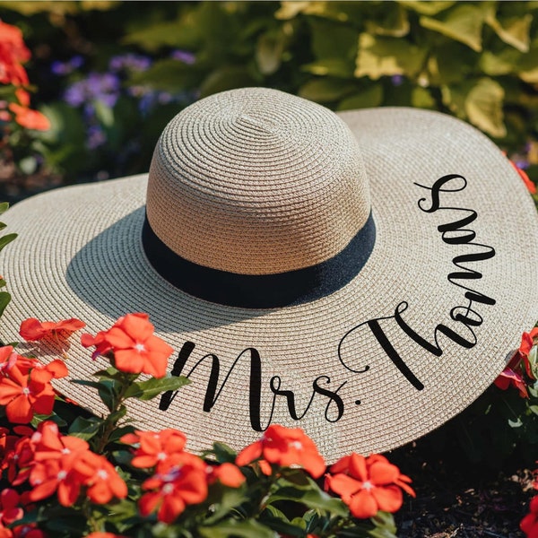 Custom Bride Sun Hat, Personalized beach Hat, Customized Beach Hat, Bridesmaid Beach Hat, Bridesmaid Gift, White Floppy Hat for Honeymoon