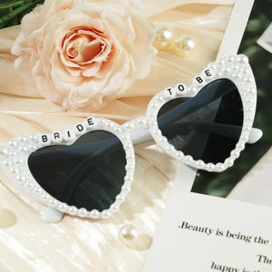 Personalisierte Perle Brille,Braut Sonnenbrille,Perlen Sonnenbrille Braut,Braut Herz Sonnenbrille,Brautparty,Bachelorette Sonnenbrille,Brille,Geschenk