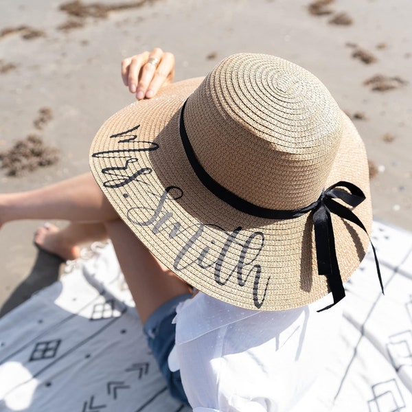 Sombrero de sol de novia personalizado, sombrero de playa personalizado, sombrero de playa personalizado, sombrero de playa de dama de honor, regalo de dama de honor, sombrero de disquete blanco para luna de miel