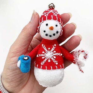 PATTERN TUTORIAL: Sweater Weather Felt Snowman Ornament