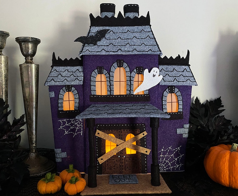 PATTERN TUTORIAL: Spookyville Mansion image 1