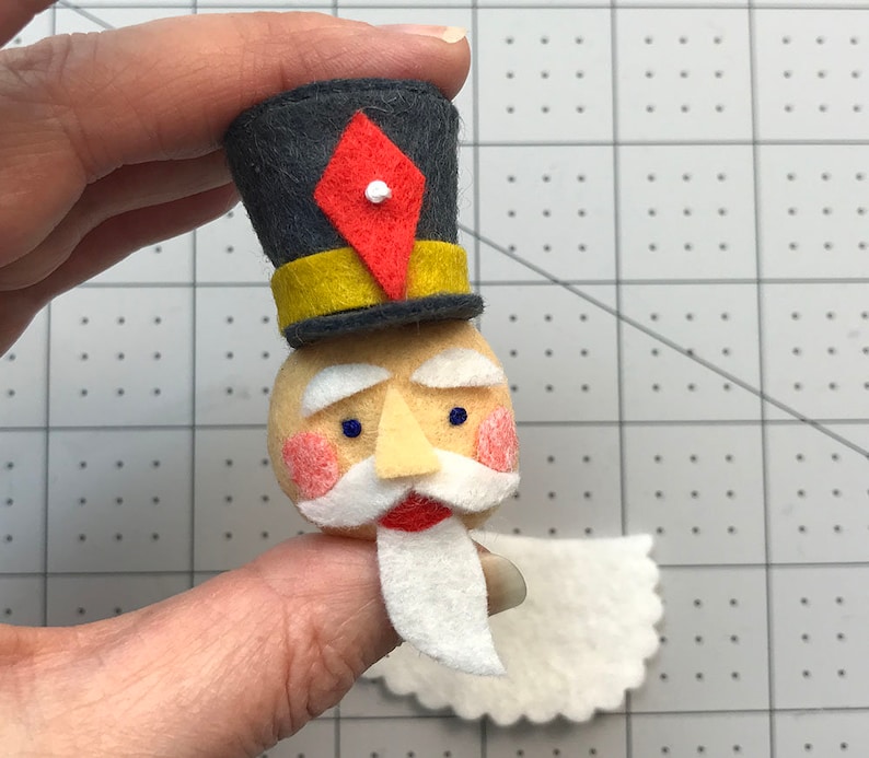 PATTERN TUTORIAL: Nutcracker Ornament bild 5