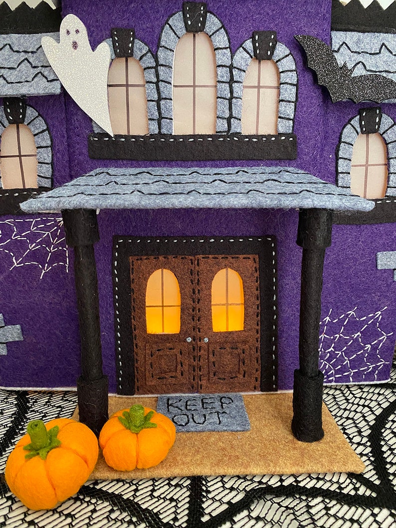 PATTERN TUTORIAL: Spookyville Mansion image 3