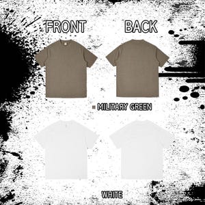 K&ouml;nnte beinhalten: Das Bild zeigt Vorder- und R&uuml;ckansichten von zwei T-Shirts. Eines ist milit&auml;rgr&uuml;n, das andere ist wei&szlig;. Die Texte "FRONT" und "BACK" stehen oben. Die Texte "MILITARY GREEN" und "WHITE" stehen unten.