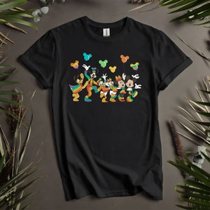 Mickey Friends Balloon Pride Month 2024 LHBT-T-shirts op maat voor heren, dames en kinderen - maten S t/m 5XL | Dames-T-shirts Beschikbaar: K79