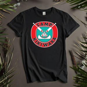 Disney Bunkd Camp Kikiwaka-logo aangepaste T-shirts, hoodies voor heren, dames en kinderen - maten S tot 5XL | Dames-T-shirts met capuchon met capuchon beschikbaar AD306