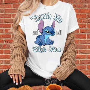 Lilo & Stitch Rör mig och jag biter dig rolig t-shirt | Unisex vuxen t-shirt | Hoodie | Premium DTF-tryck | Barnalternativ | O249 bild 8