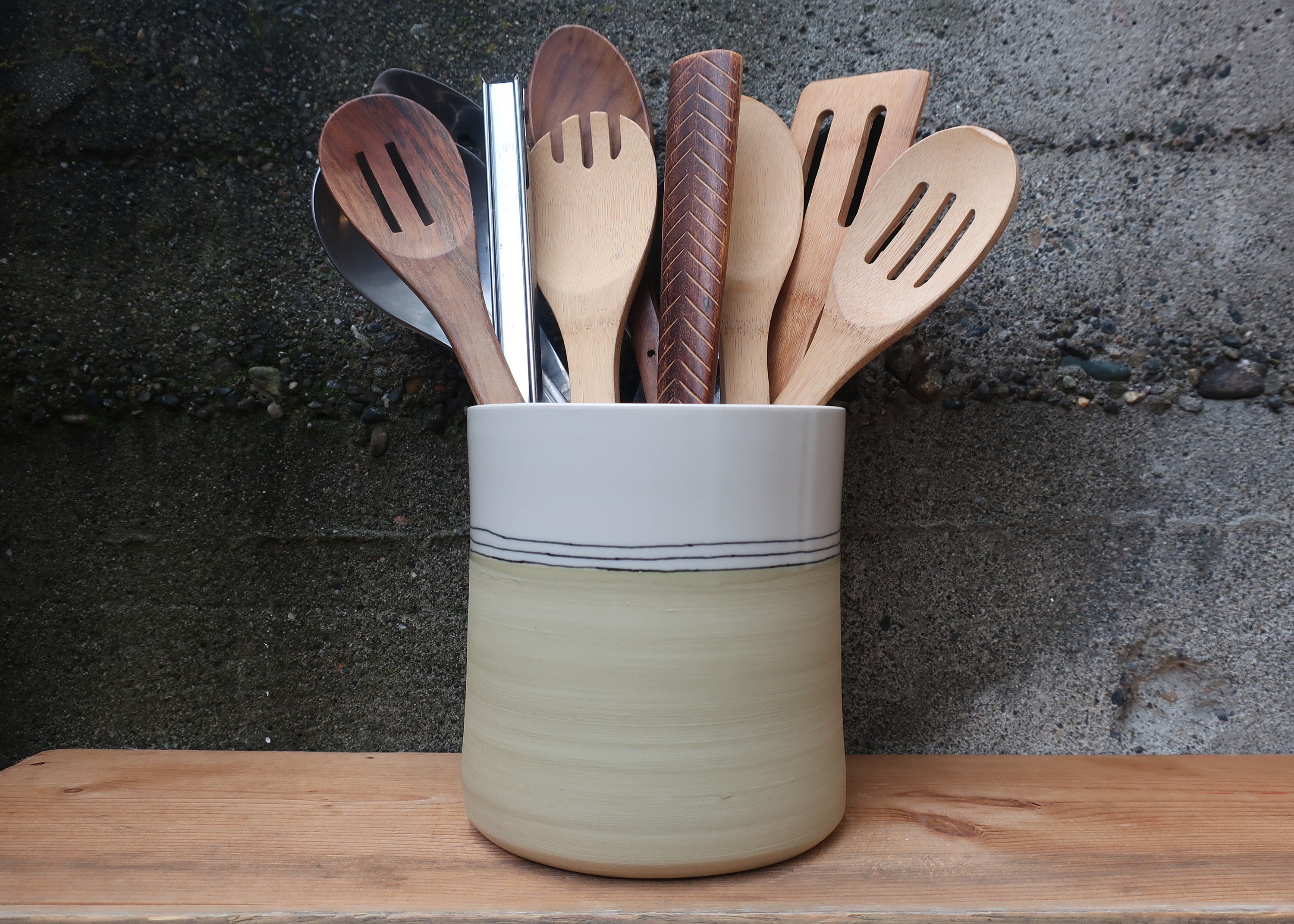 IN STOCK Utensil Holders, pale green with 3 stripes