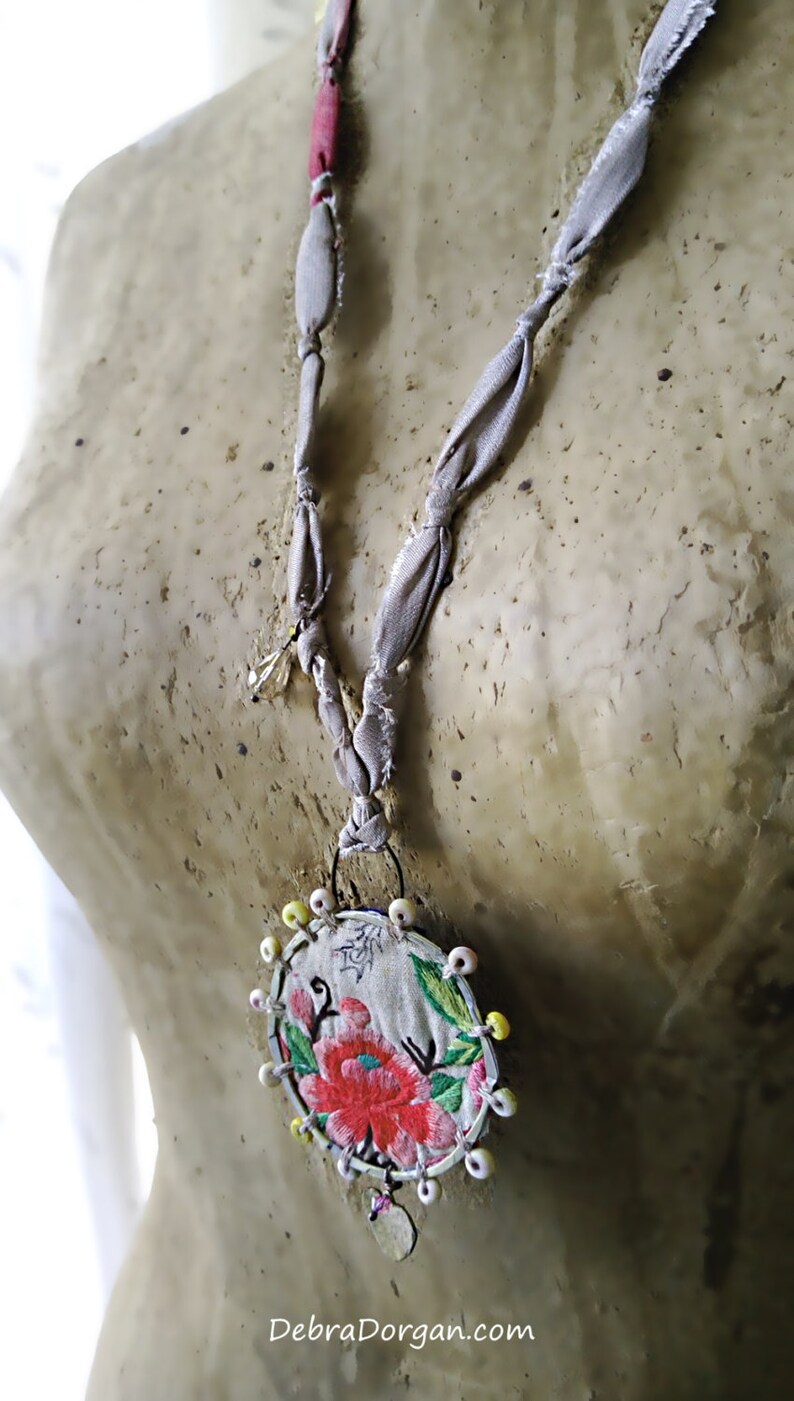 Sweet Rose Necklace Vintage Embroidery Beaded Vintage Silk Etsy