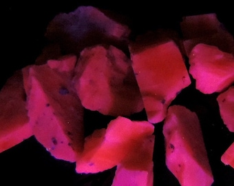 Bulk Fluorescent Manganoan Calcite Specimens - 25 grams