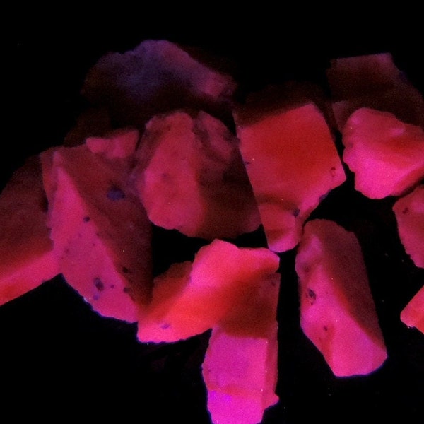 Fluoreszierende Manganoan Calcit Exemplare - 25 Gramm