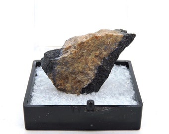 Zweisilite on Hagendorfite in perky box thumbnail mineral specimen