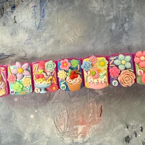 Just Desserts Pill Case – 7 Day Weekly Pill Organizer with Sweet Treat Design