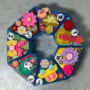 Weekly pill box, &quot;Kawaii Cute&quot; • Pill organizer.  7 day pill organizer. Medication organizer. Pill case cute, Weekly pill organizer