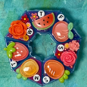 Weekly pill box, &quot;Pharma&#39;s Market&quot; • Pill organizer.  7 day pill organizer. Medication organizer. Pill case cute, Weekly pill organizer