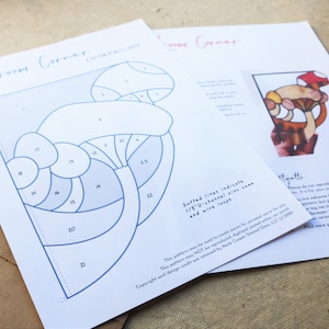 Pattern download - Mushroom Corner Suncatcher [digital stained glass pattern]