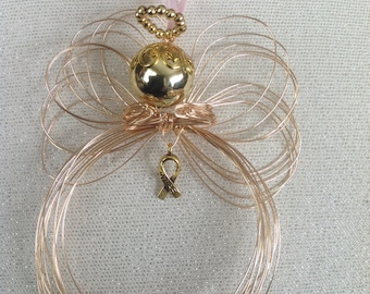 Adorno de ángel de alambre con mensaje de esperanza y concienciación sobre el cáncer de mama con bolsa