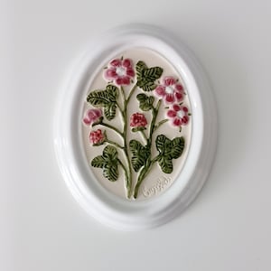 Vintage Gabriel Keramik Sweden Oval Wall Hanging, Åkerbår Norrbotten, Pink Flowers Design, Scandinavian Home Decor, 1970&#39;s Wall Decor
