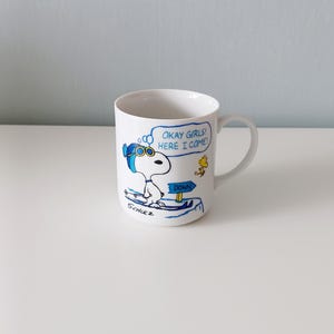 Vintage 1965 Snoopy and Woodstock Skiing Mug, Peanuts Schulz Coffee Tea Cup &quot;Okay Girls Here I Come!&quot; Excellent Condition, Novelty Mug