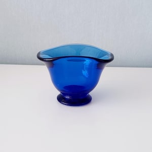 Vintage Murano Glass Bowl, Hand-Blown Cobalt Blue, Mid Century Modern Trinket or Candy Dish, Italian Art Glass 1960s, Vintage Home Decor