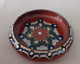 Vintage búlgaro troyan redware cerámica tazón/plato, tazón pintado a mano, patrón de ojos de pavo real, arte popular, plato de baratija, estilo boho.