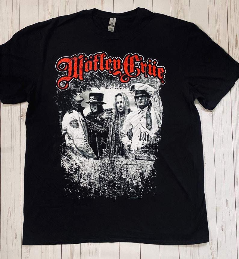 Motley Crue Official 'Heels V.3' Unisex Adult T-Shirt - Rock Band Tee In Black