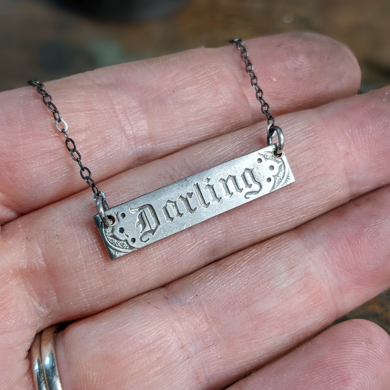 Darling Pendant in Sterling Silver Victorian Love Token 画像 6