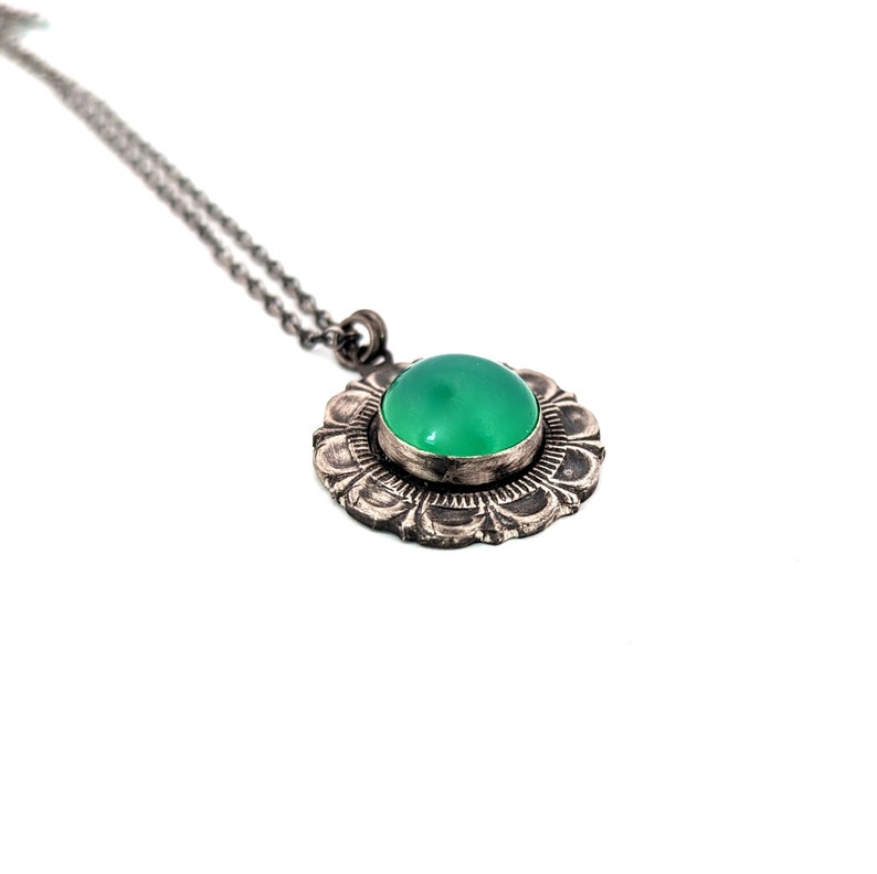 Chrysoprase Pendant with Decorative Frame in Sterling Silver 画像 3