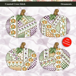 Può includere: Quattro schemi di punto croce contati per ornamenti a forma di zucca. Le zucche sono bianche con un design a patchwork di colore viola, verde, arancione e marrone. Gli schemi sono intitolati "Crazy Pumpkins" e sono disponibili per il download immediato in PDF.
