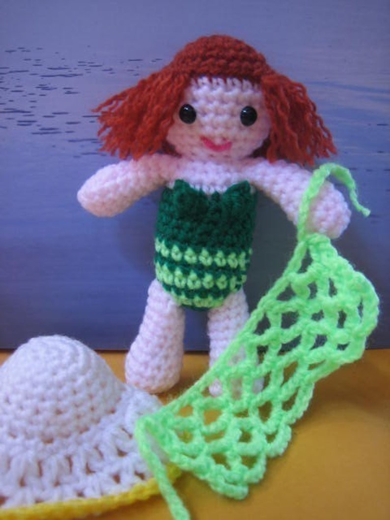 Surfie Chicks at the beach aussiegurumi crochet pattern image 3
