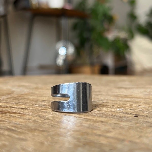 Bague fourchette en inox faite à la main