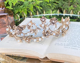 Gouden bruiloft tiara, prinses godin tiara bladgoud met oude Griekse stijl parels, bruiloft haaraccessoires bruiloft sieraden
