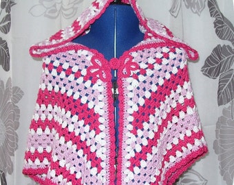 Charlotte Hooded Cape crochet pattern for 4 to 6 years old girls