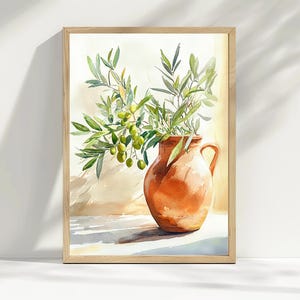 Puede incluir: Una pintura de acuarela de un jarrón de terracota lleno de ramas de olivo y aceitunas verdes.