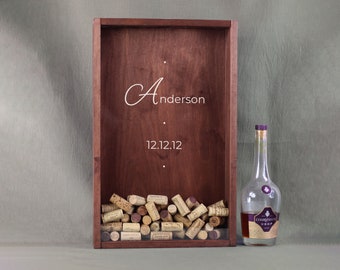 Scatola di sughero per vino / Regalo monogramma di famiglia / Porta sughero in legno / Custodia in legno per la raccolta di sughero / Porta sughero per vino personalizzato / Regalo cognome personalizzato