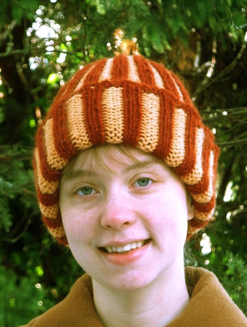 Double Knitted Corrugated Rib Cap in Rust and Peach image 3