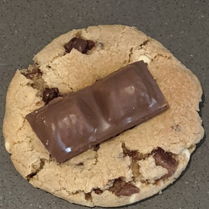 Kinder Bueno Cookie image 2