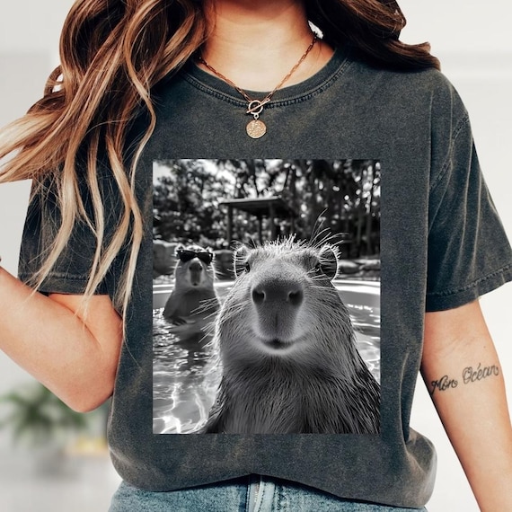 Funny Capybara Shirt, Capybara Selfie Picture, Weird Animal Shirt, Animal Shirt,  Funny Capybara Tee, Animal Lover T-Shirt, Cool Graphic Tee