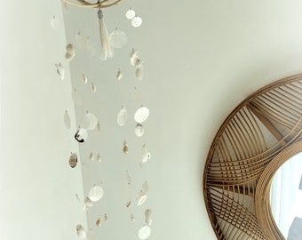 mother-of-pearl and shell chime (ima)