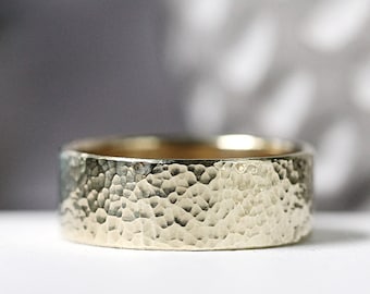 Hammered Gold Wedding Band / Gender Neutral Wedding Band / Handmade Wedding Band / Classic Wedding Band HAMMERED