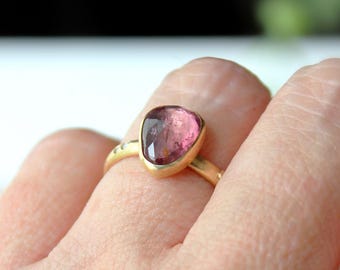 Pink Tourmaline Ring / Oval Tourmaline in 14k Solid Gold / Gold and Pink Tourmaline Statement Cocktail Ring