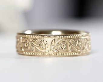 Romantic Wedding Ring / Floral Wedding Band / Womens Wedding Band / Wedding Ring With Flowers / Solid 14k Gold / Petunia