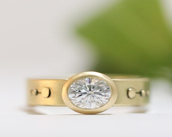 Engagement Ring Oval Moissanite Engagement 14k Gold 18k Gold Engagement Diamond-Alternative Engagement Band Conflict Free Alternative Unique