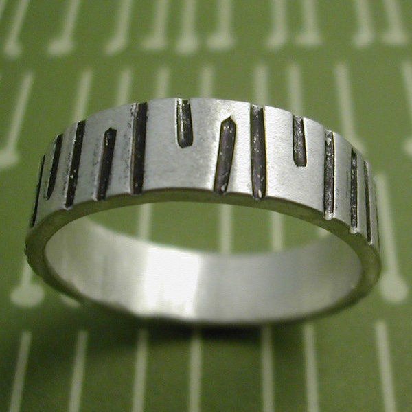 Dashed Fortune Ring