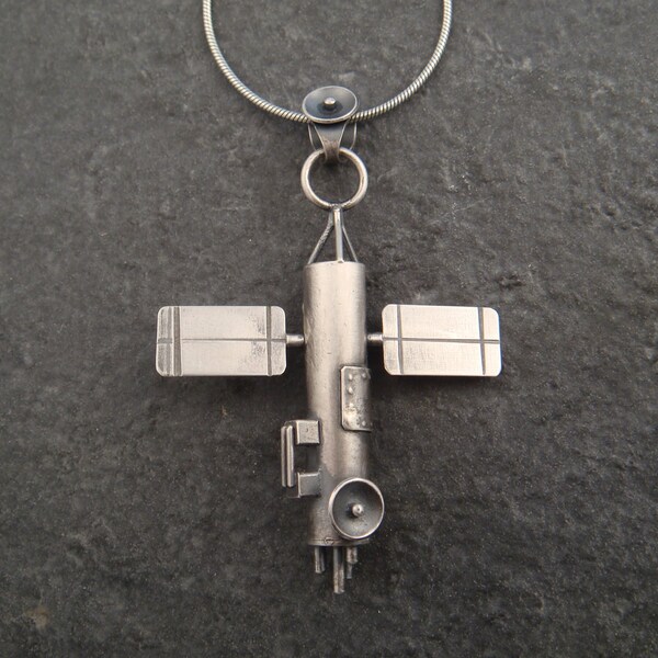 satellite pendant