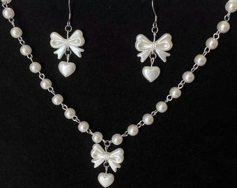 bow & heart pearl jewelry set | matching necklace and earrings in gold/silver (18k gold-plated/unplated stainless steel)